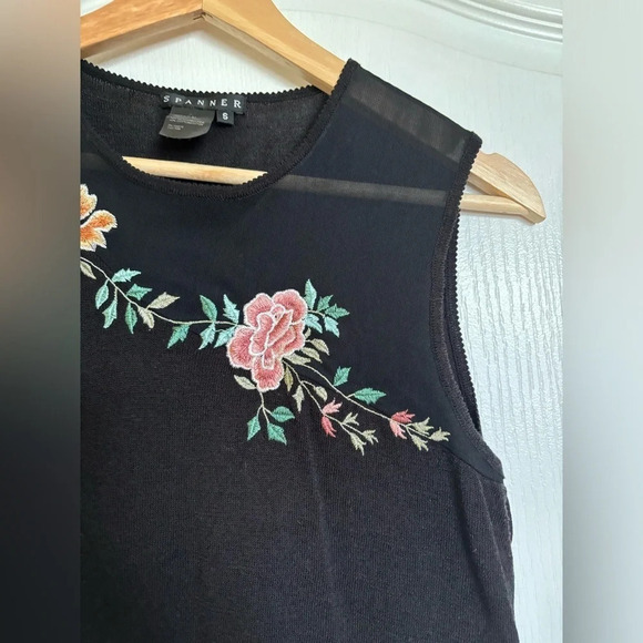 SPANNER Embroidered  Top - Picture 4 of 5